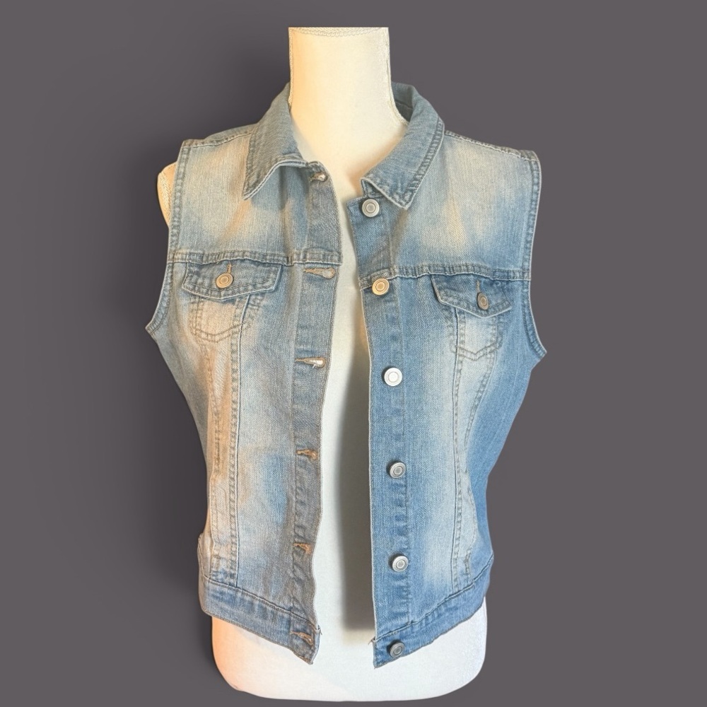 Light Wash Denim Sleeveless Vest
